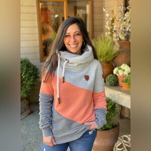 NWOT Wanakome Selene color block hoodie. Size XL